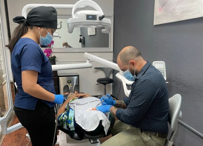 Dentistas Clinicas la Guardia Panajchel Guatemala